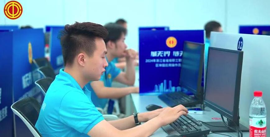 Cạnh Tranh Blockchain và Đổi Mới Sinh Viên Đại Học: So Sánh và Triển khai